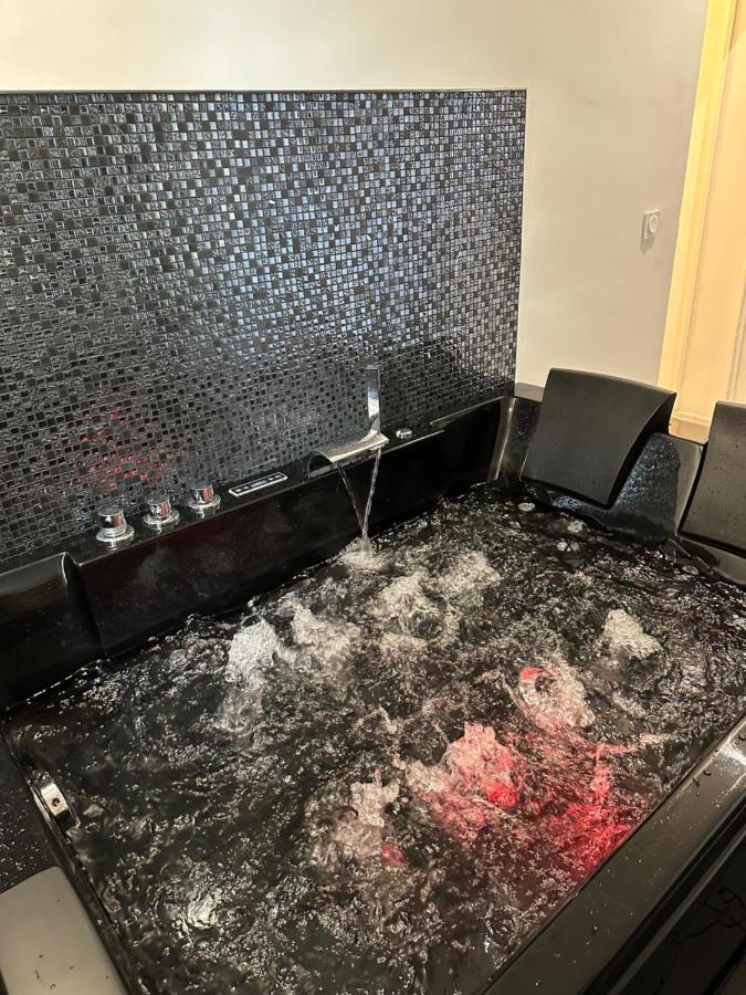 Suite De Prestige Avec Spa & Cinema Ivry-sur-Seine Zewnętrze zdjęcie